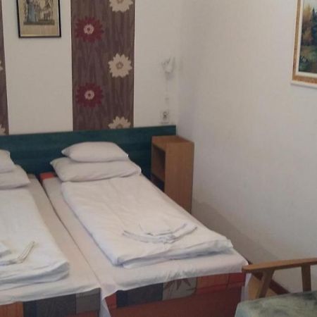 Korona Panzio Bed & Breakfast Balatonfured Luaran gambar