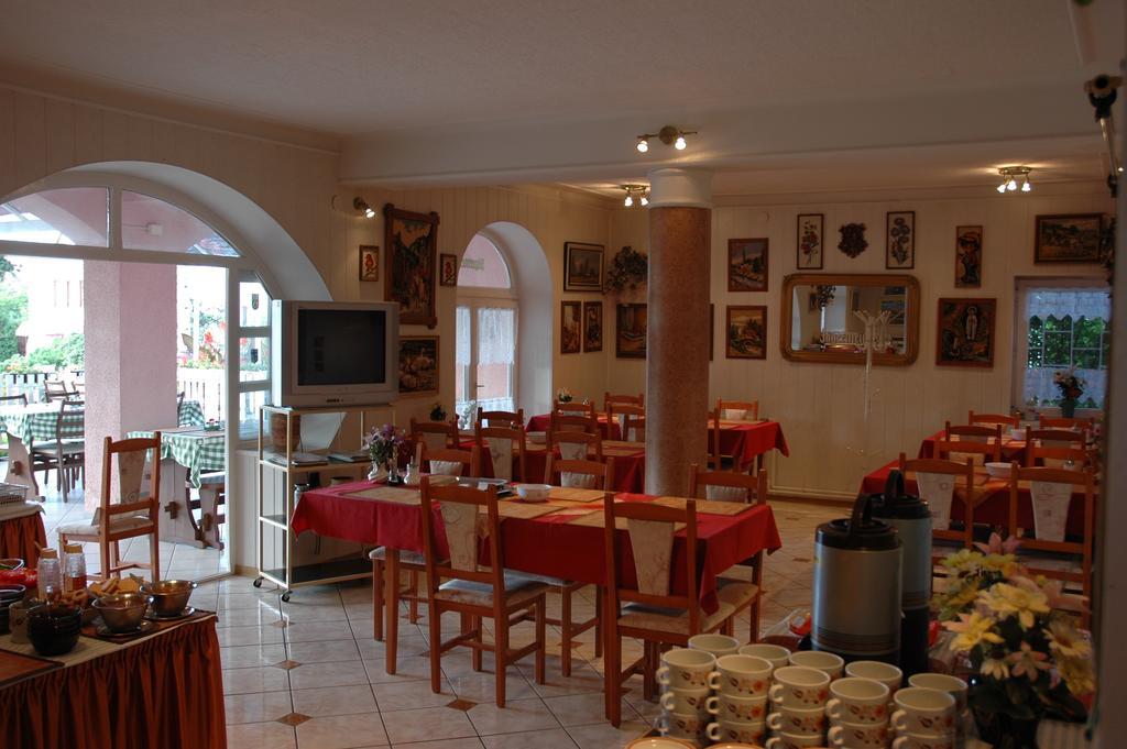 Korona Panzio Bed & Breakfast Balatonfured Luaran gambar