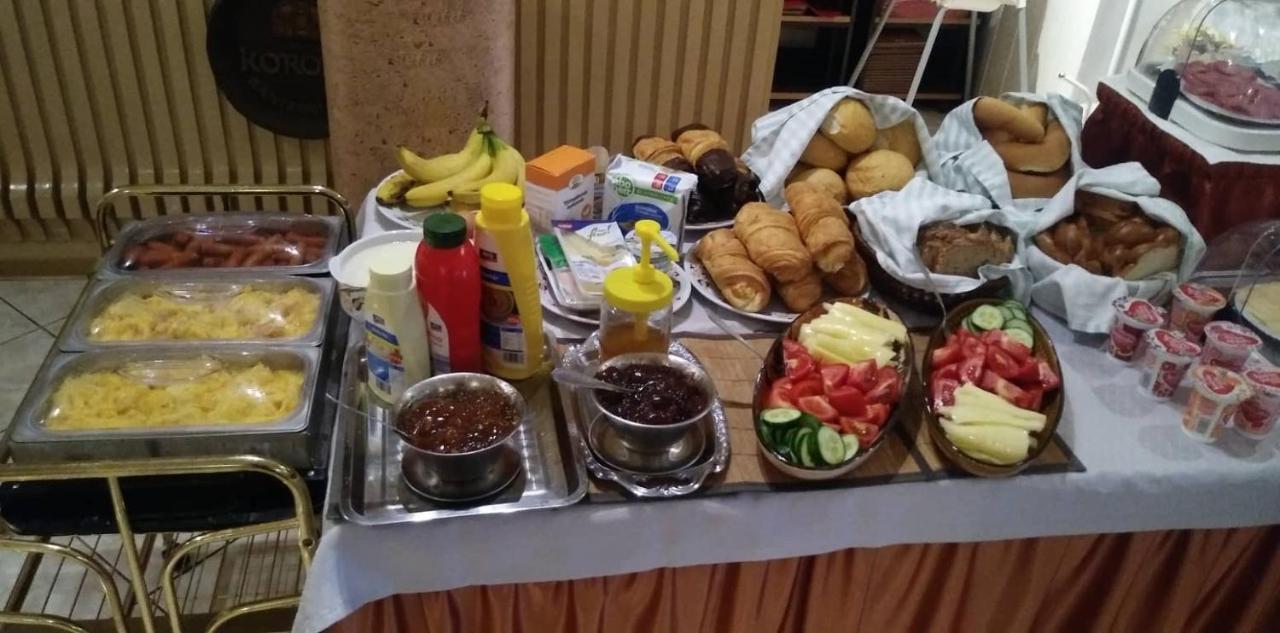 Korona Panzio Bed & Breakfast Balatonfured Luaran gambar