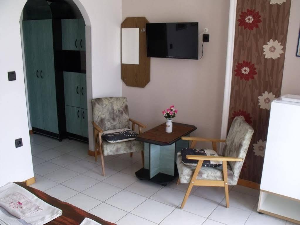 Korona Panzio Bed & Breakfast Balatonfured Luaran gambar