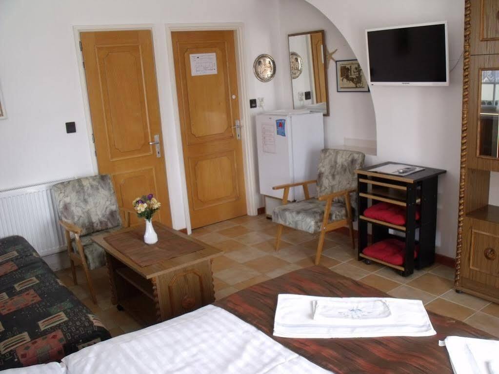 Korona Panzio Bed & Breakfast Balatonfured Luaran gambar